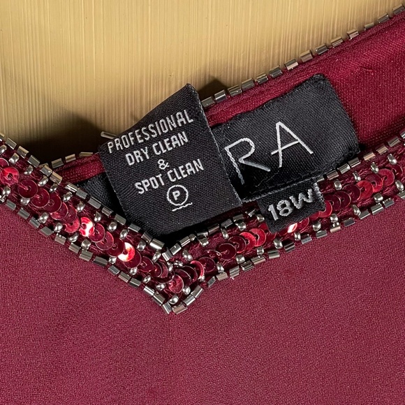 J Kara Women's Size Caplet V-Neck Short Cocktail Beaded Dress, Cranberry Multi - Picture 10 of 11